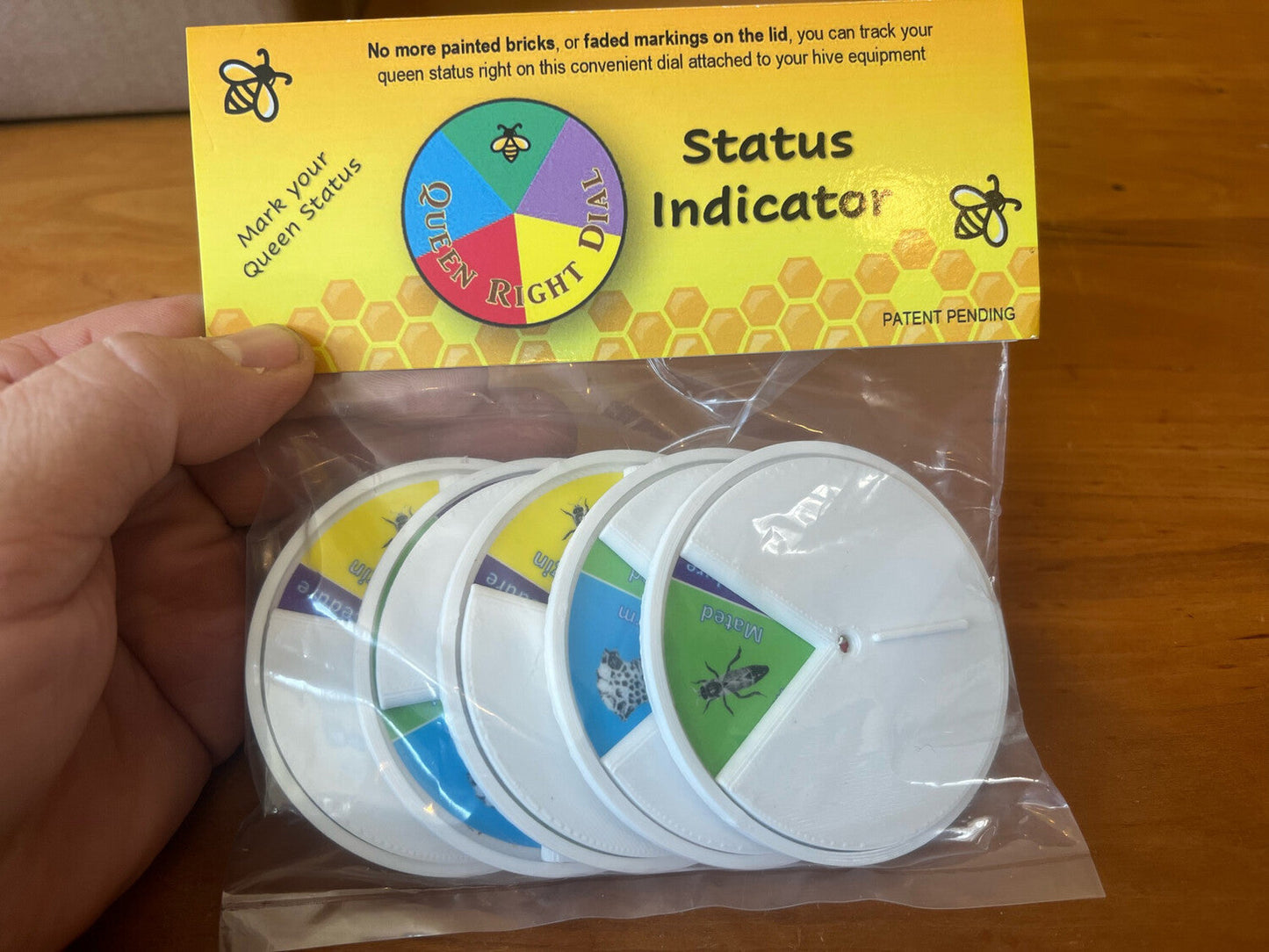 QueenRightDial - Status Indicator